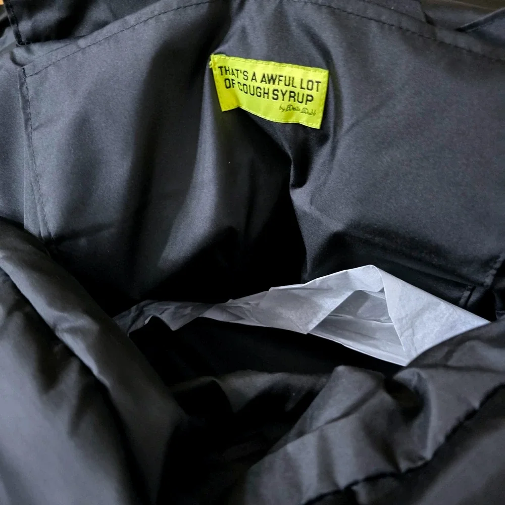 Thats A Awful Lot Of Cough Syrup Puffer‎ Messenger Bag Black Desto Dubb